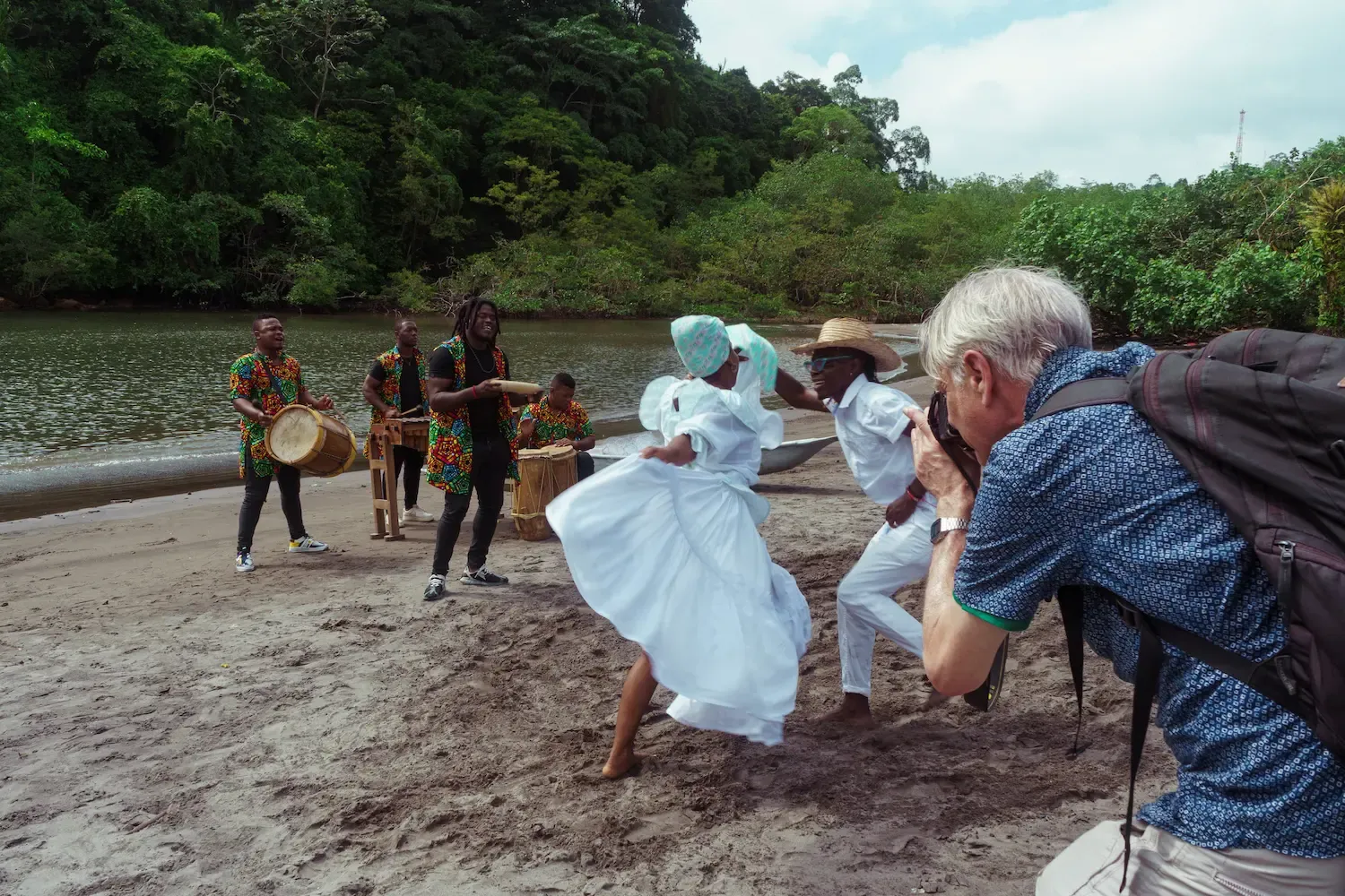 Marimbea's musical welcome for travellers in Tumaco